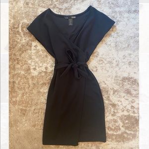 Black classy v-neck dress!